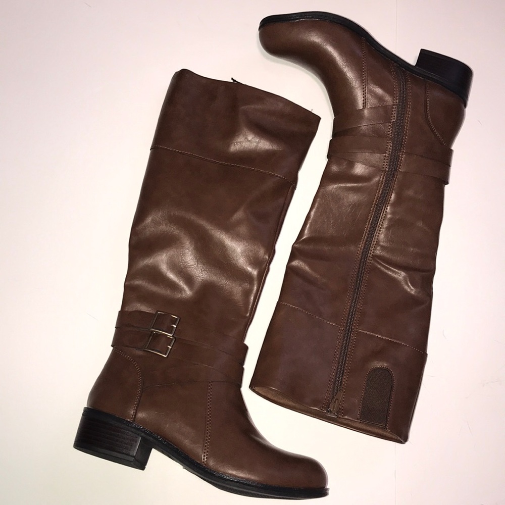 NWT Arizona brown memory foam boots regular calf